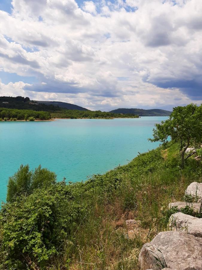 Le Logis Des Templiers Appartement Climatise Régusse Exterior foto